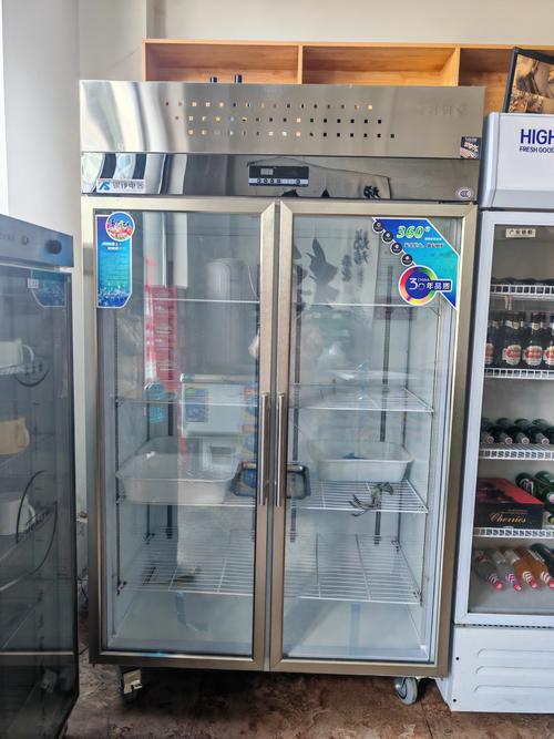 银铮三开门冷藏展示柜 商用串串烧烤菜品保鲜的得力助手